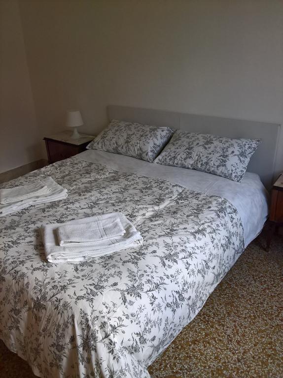 Marchese Ugo Acomodação com café da manhã Palermo Exterior foto